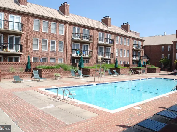 800 S Saint Asaph St APT 204, Alexandria, VA 22314
