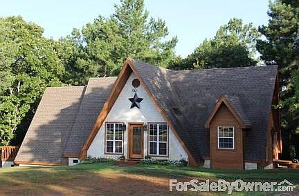 White Stone/ Hardee Board Siding&Trim : White Stone/Stained Hardee Board Siding & Trim