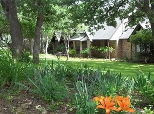 2308 Wood Cliff Ct, Arlington, TX 76012