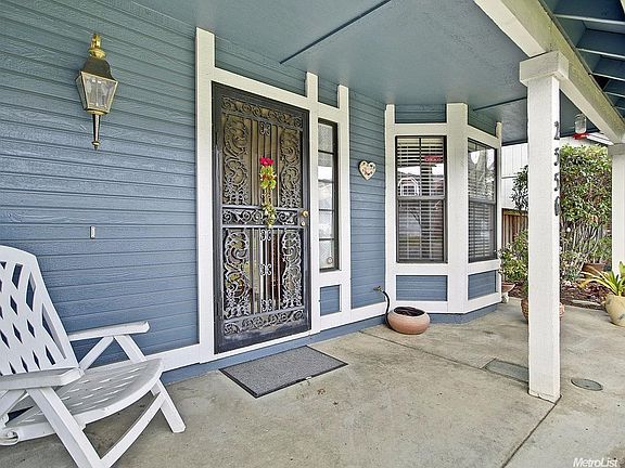 2nd image of 2556 Winsford Ln