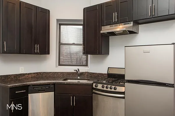 Rented by MNS Marketing | media 6