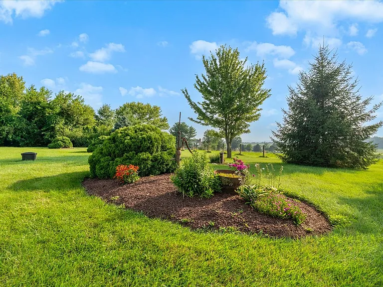 6110 Holter Rd — Photo 59