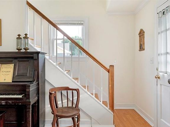 5th image of 118 Summit St