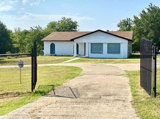 1050 Highland Cir, Springtown, TX 76082