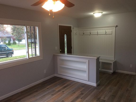 2nd image of 101 E Circle Dr
