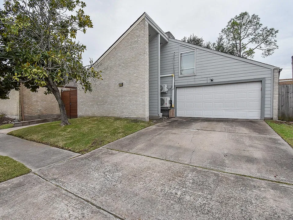 7631 Hopewell Ln