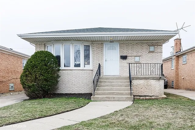 346 Manistee Ave photo 1