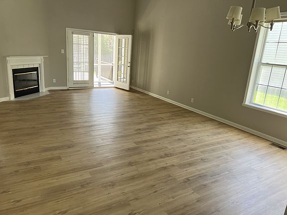 4th image of 10299 Glenn Abbey Ln