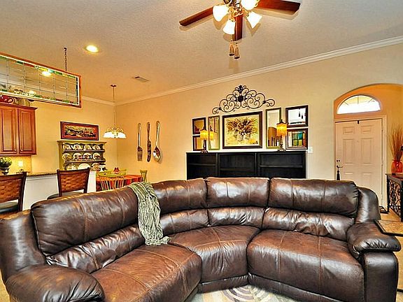 5th image of 918 Sweet Pine Dr