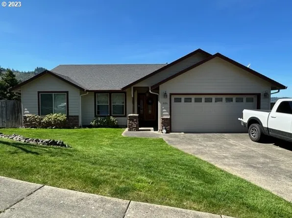 655 Brooks Loop, Sutherlin, OR 97479