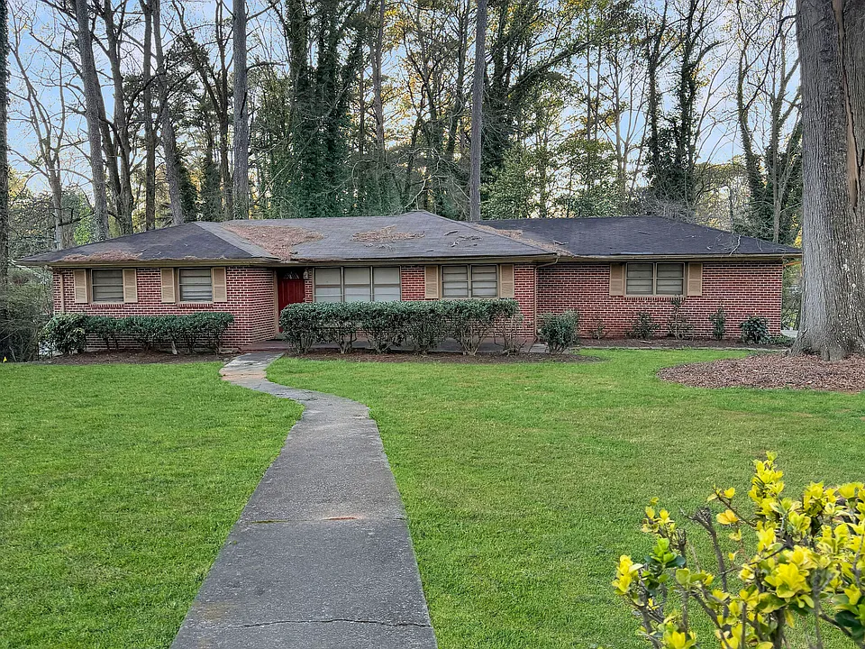 871 Laurelmont Dr SW