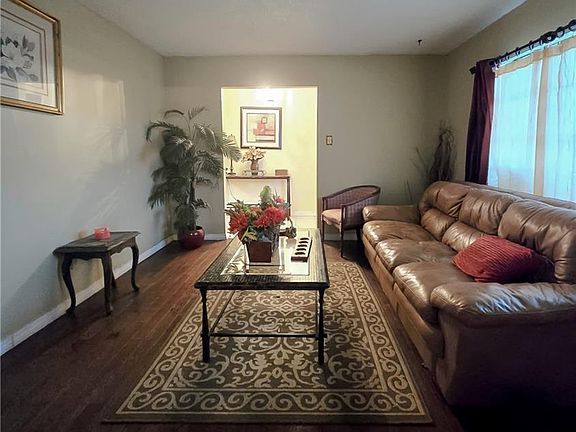 5th image of 7301 Farwood Dr