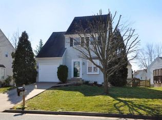 10 Darian Ct, Sterling, VA 20165
