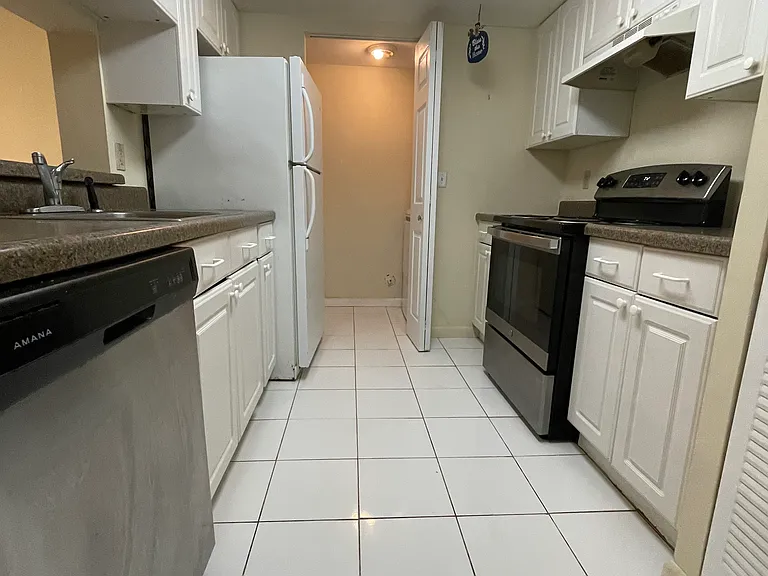 9755 Westview Dr #1215 — Photo 2