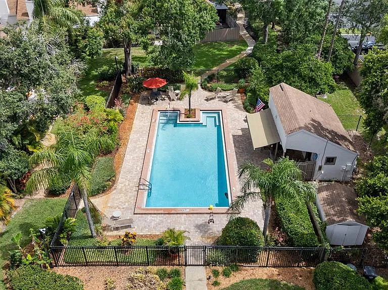 11520 Galleria Dr — Photo 29
