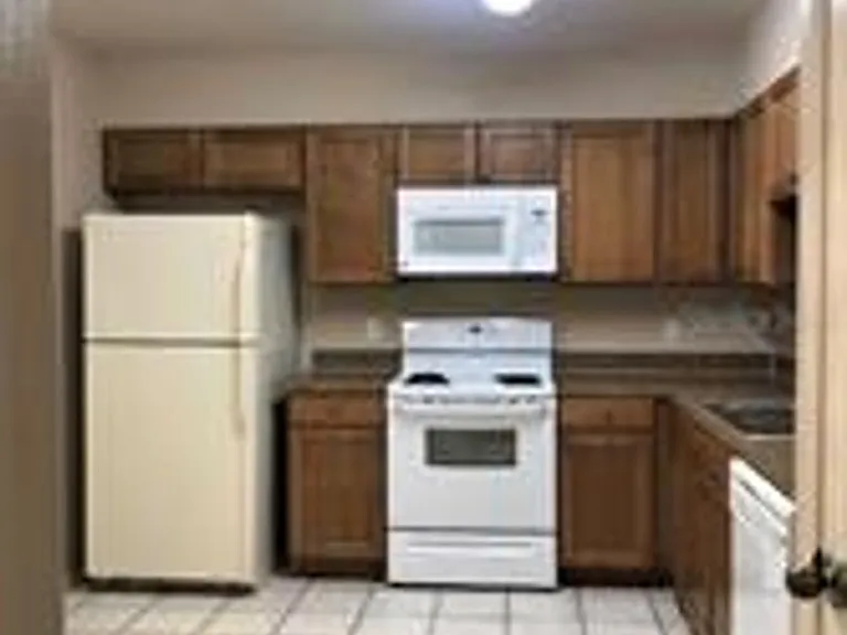 467 Newton Pl — Photo 6