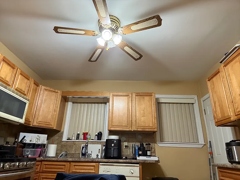 53 Hecla St #2 — Photo 1
