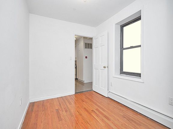 5th image of 109 Madison St APT 22