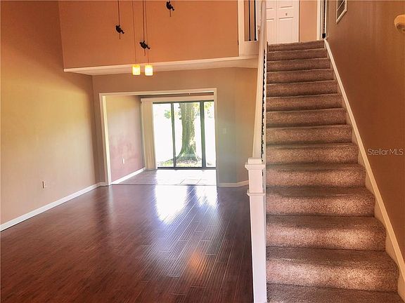 2nd image of 940 Fenton Ln APT 27