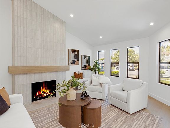 5th image of 335 S Parish Pl
