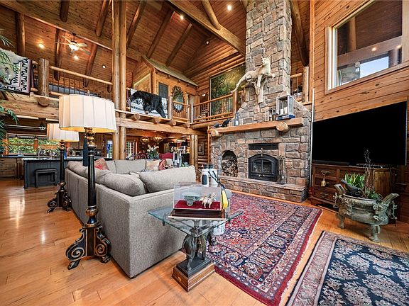 4th image of 10677 Snavely Rd