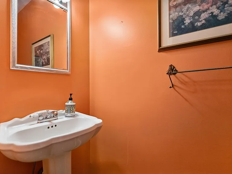 921 Shore Acres Dr — Photo 15
