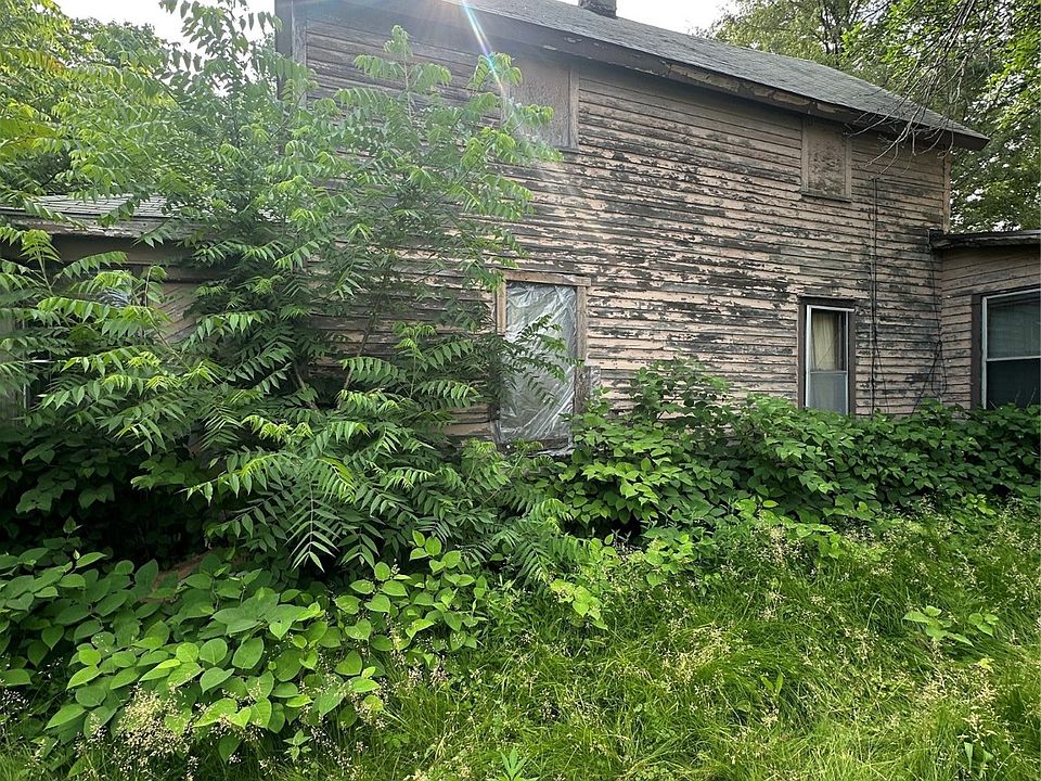 2nd image of 1547 Des Moines St