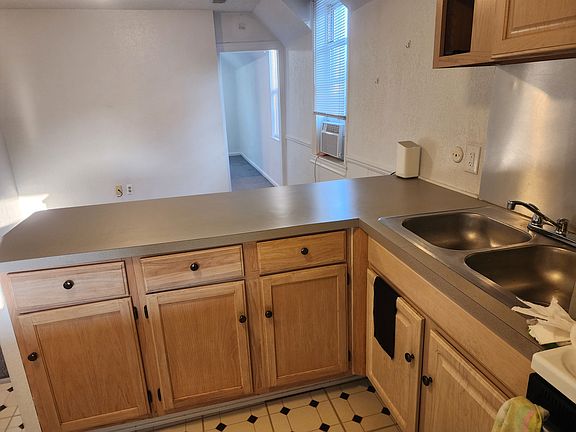 5th image of 529 N 3rd St #B