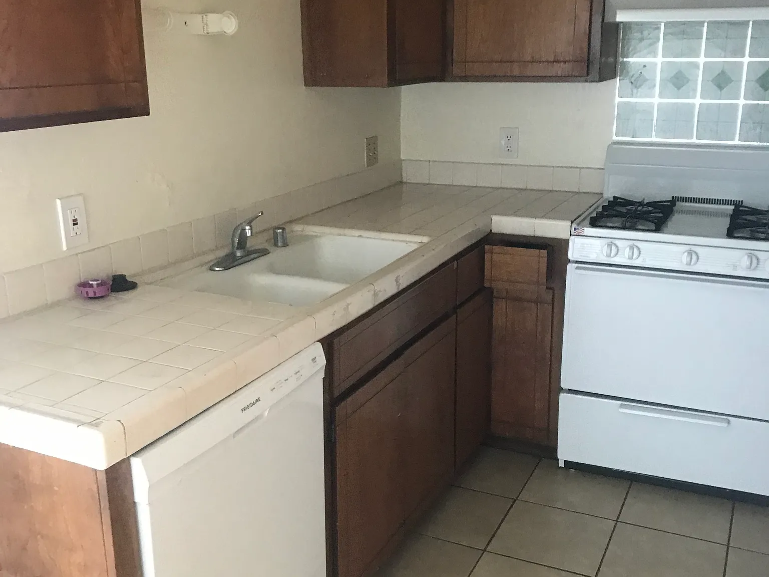 2 bed, 1.5 bath, 992 sqft, $1,350 — Photo 4