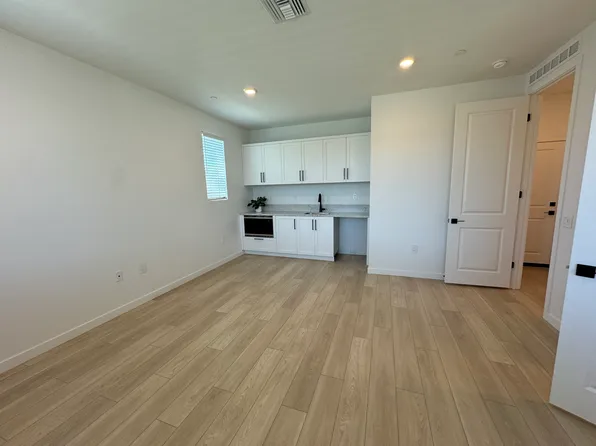 2472 Haley Point Dr Unit 105, Ventura, CA 93003