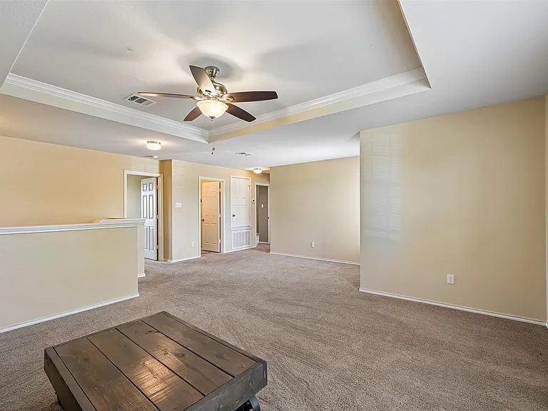 140 Lynn Crest Bnd — Photo 16