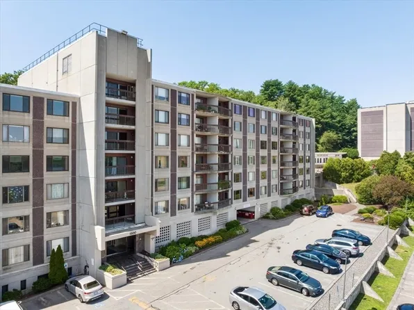 1500 Worcester Rd APT 528, Framingham, MA 01702