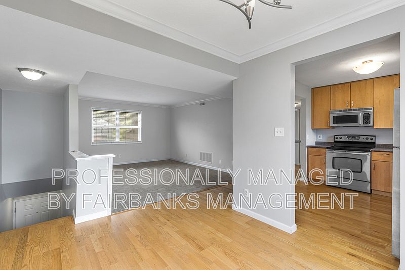 1st image of 9159 Wrenwood Ln