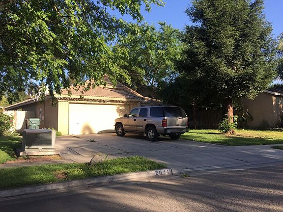 3rd image of 2044 N Matthew Ct