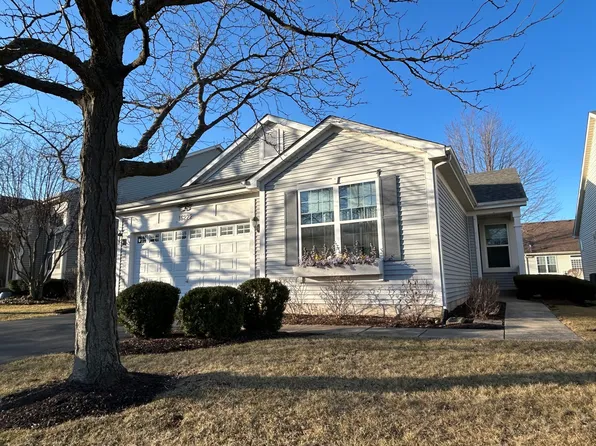 16222 Goose Lake Dr, Crest Hill, IL 60403