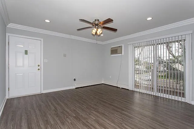 Fairfield Estates At Farmingdale Village — Photo 7