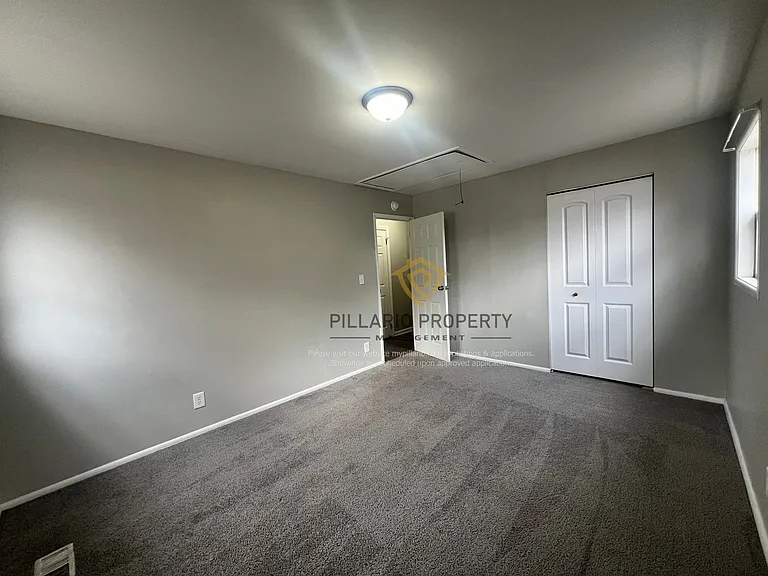 8523 E 42nd St — Photo 17