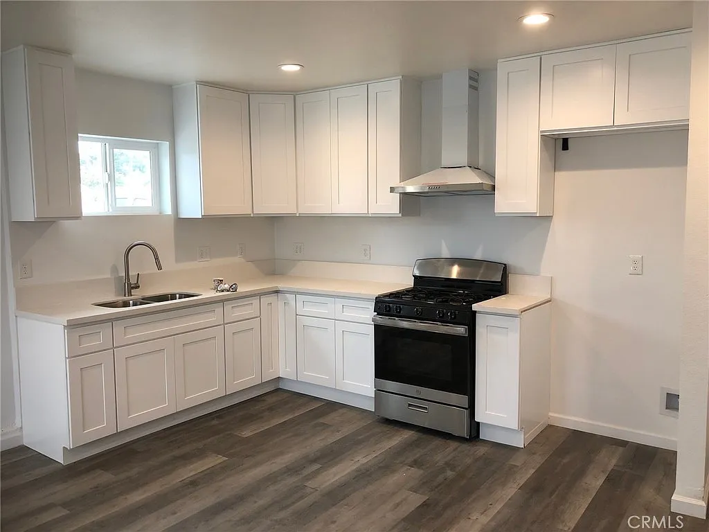 2 bed, 1000 sqft, $2,150 — Photo 2