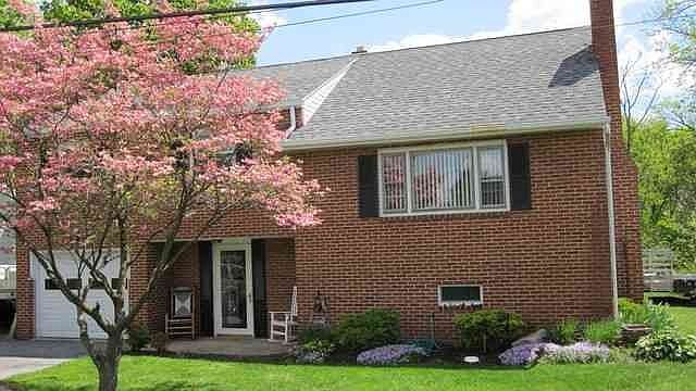 1st image of 207 Eastwood Dr