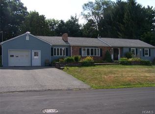 5 Cimorelli Dr, New Windsor, NY 12553