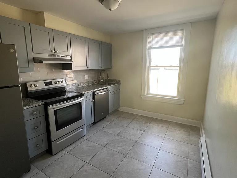 3678 Falls Rd #3 — Photo 7