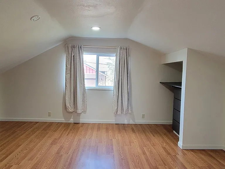 1217 Goucher St — Photo 21