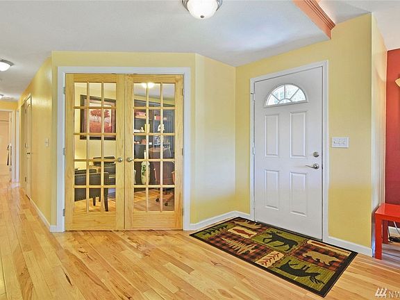 3rd image of 3929 84th St NW