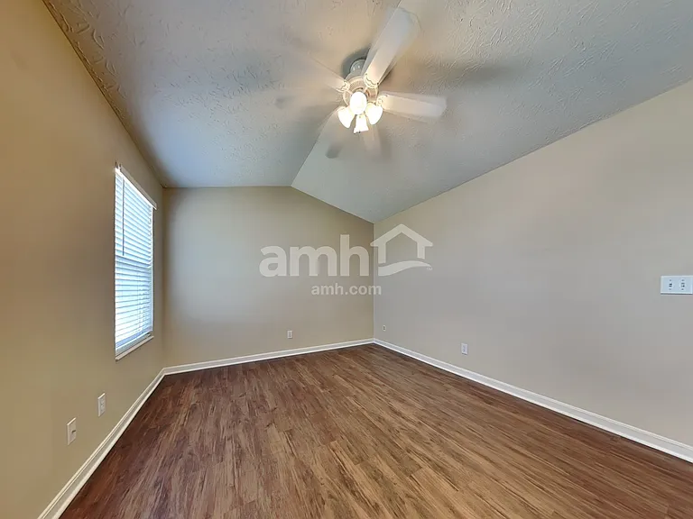 315 Keswick Dr — Photo 12