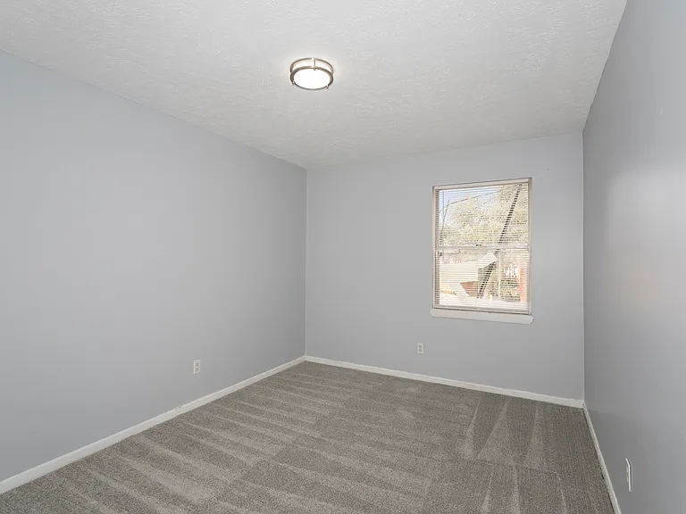 1733 W 24th St #15 — Photo 10