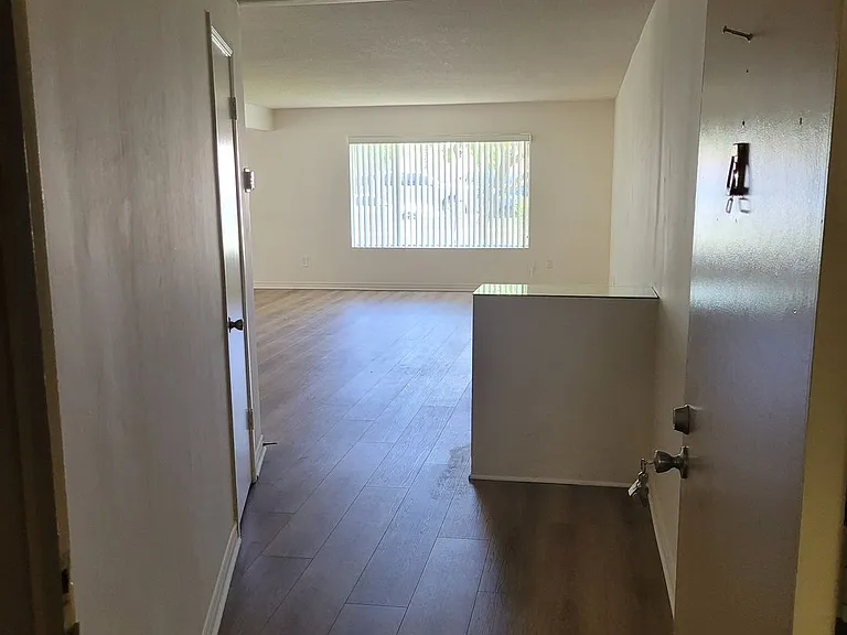 100 - Kimberly Apartments — Photo 42