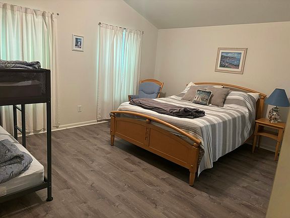 Bedroom 1 - Primary
