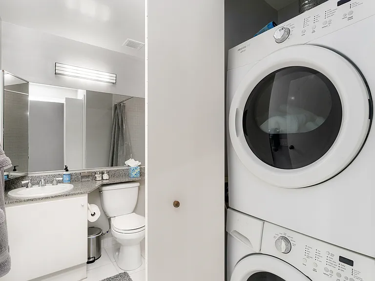 500 W Harbor Dr #1502 — Photo 20
