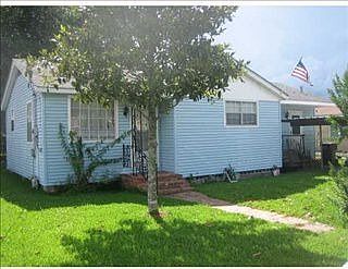 1st image of 112 Bernard Ave
