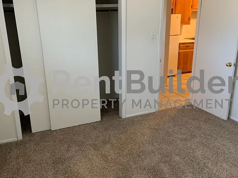 205 Vassar Dr SE — Photo 8